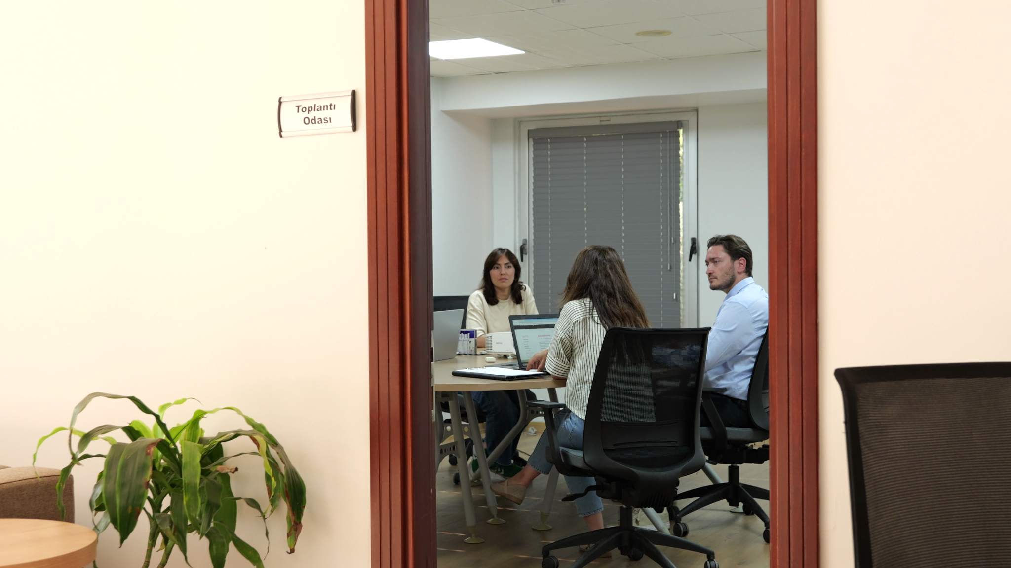 vlcsnap-2025-12-04-01h45m43s807